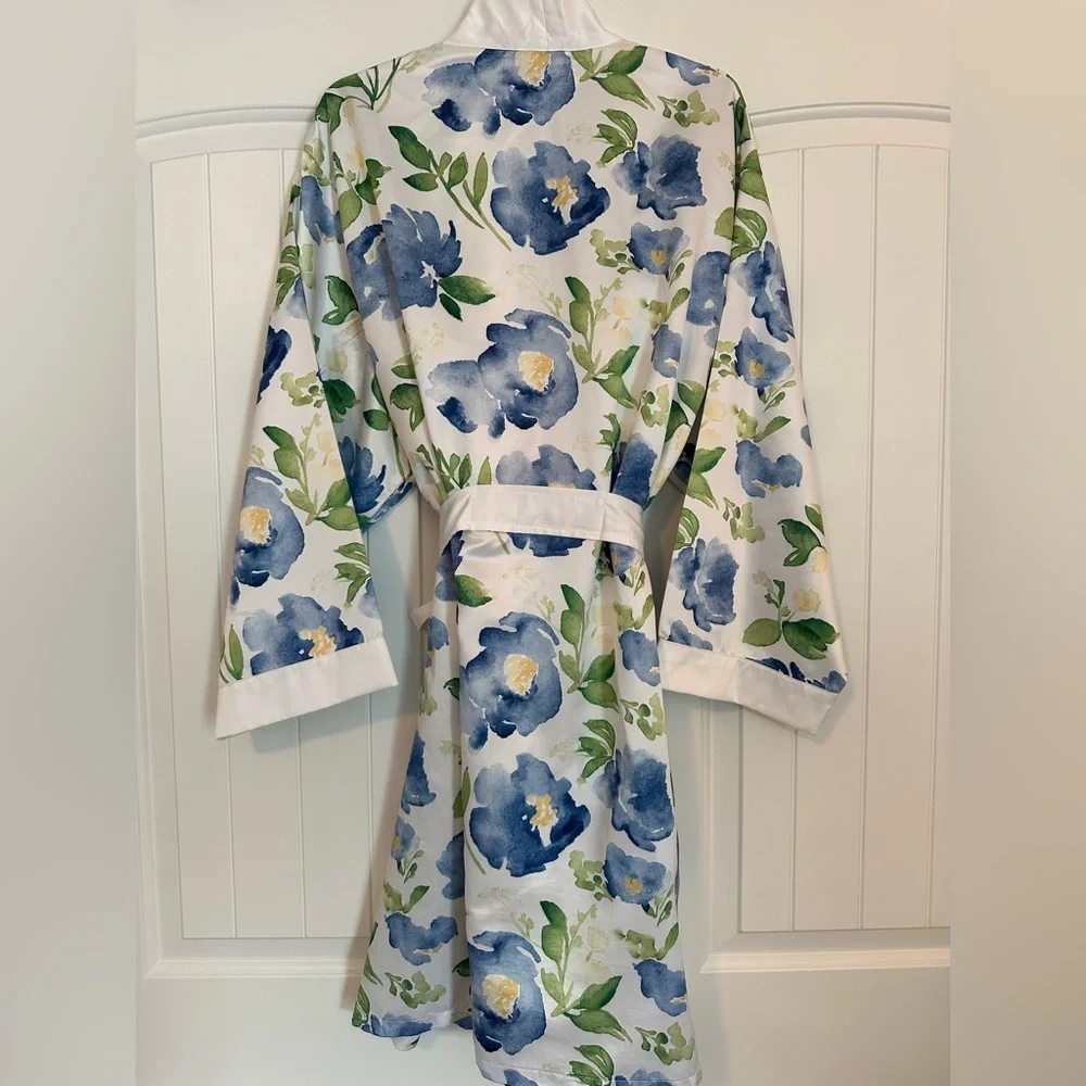 Hello Gorgeous Plus Size blue flower robe - Picture 3 of 4